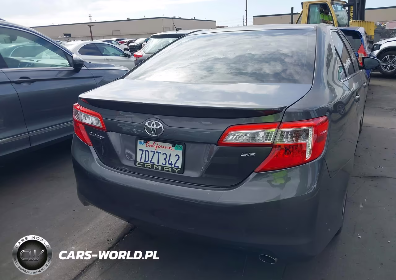 2014 Toyota Camry Se VIN:4T1BF1FKXEU338930 - 17