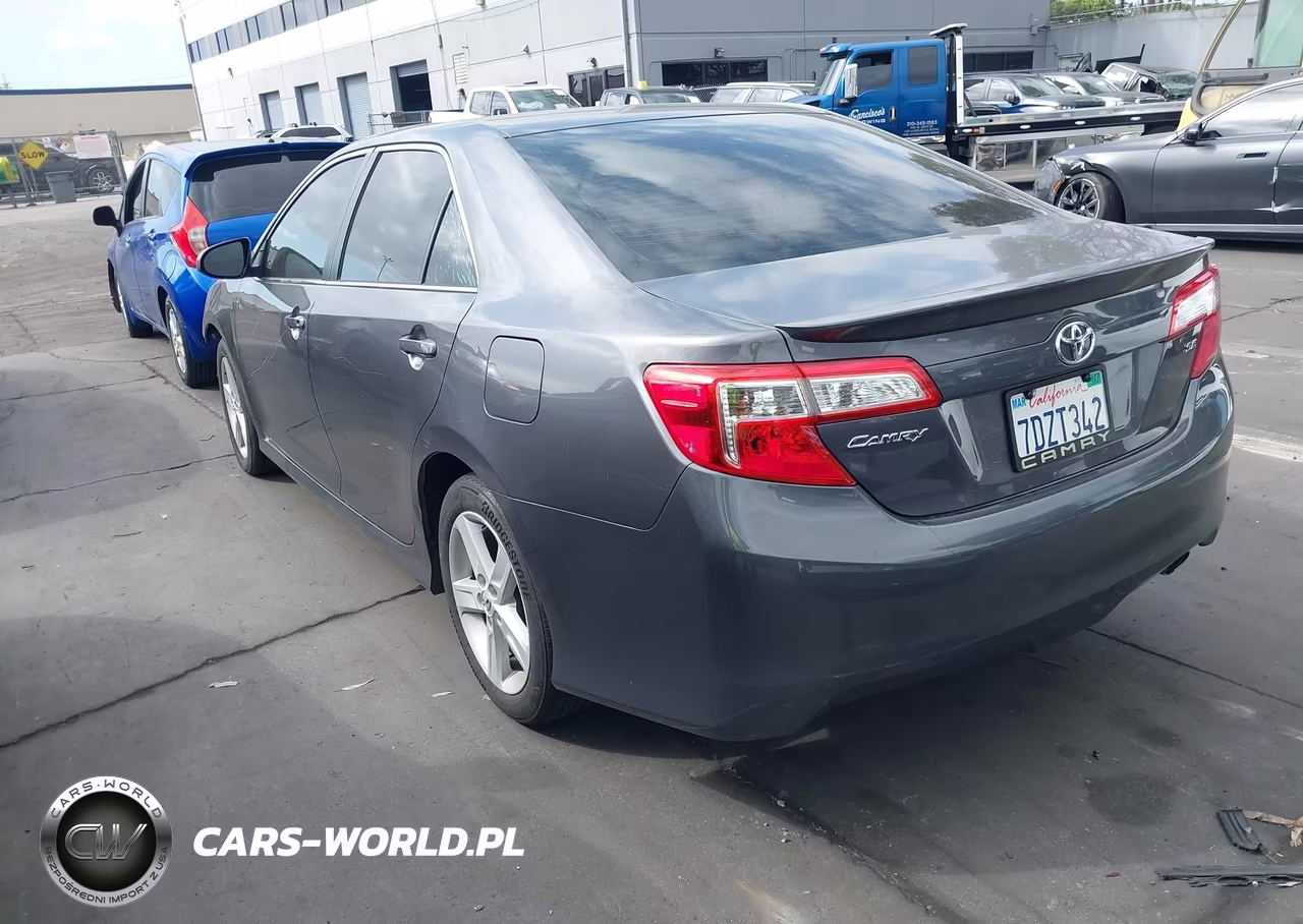 2014 Toyota Camry Se VIN:4T1BF1FKXEU338930 - 3