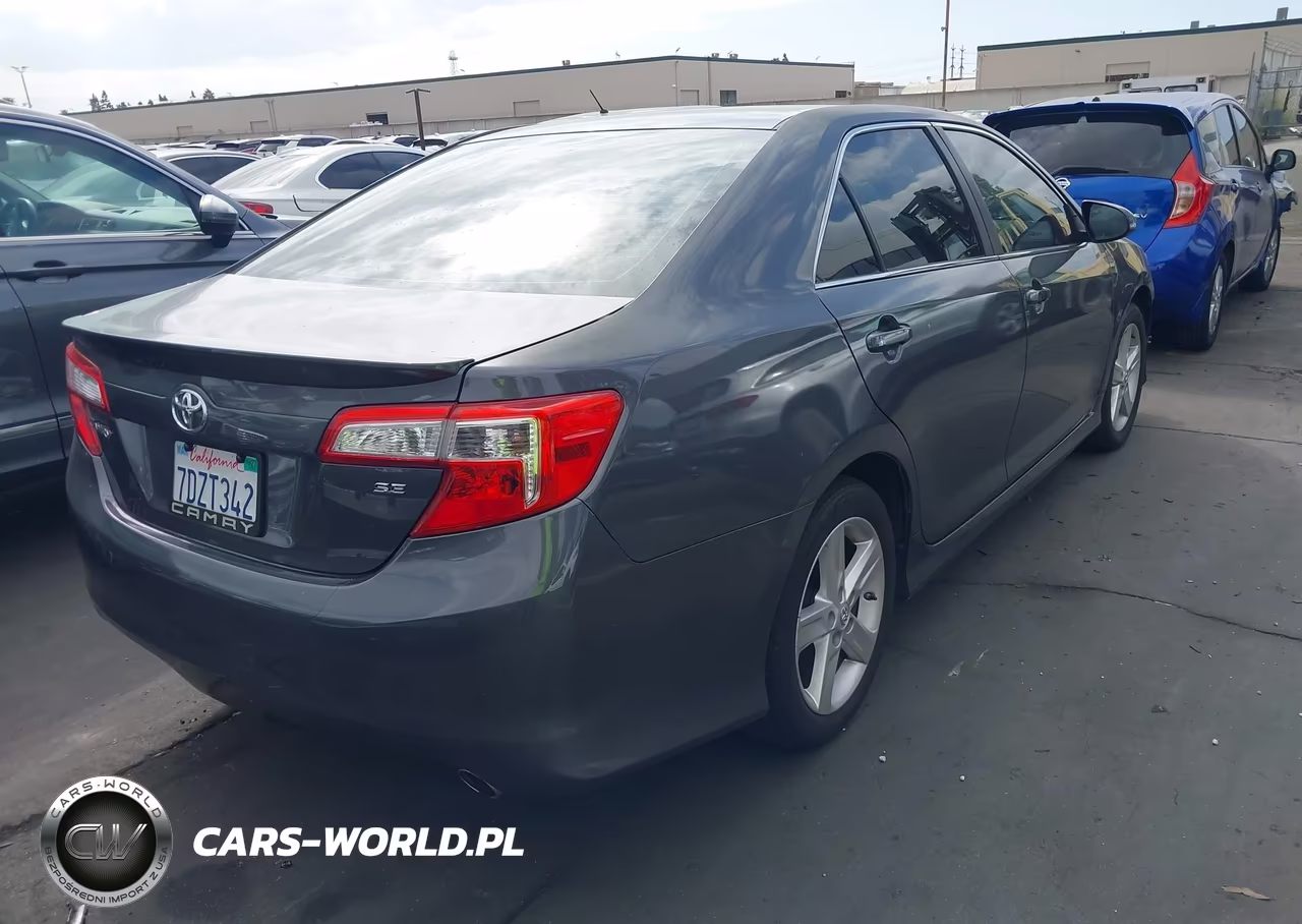 2014 Toyota Camry Se VIN:4T1BF1FKXEU338930 - 4