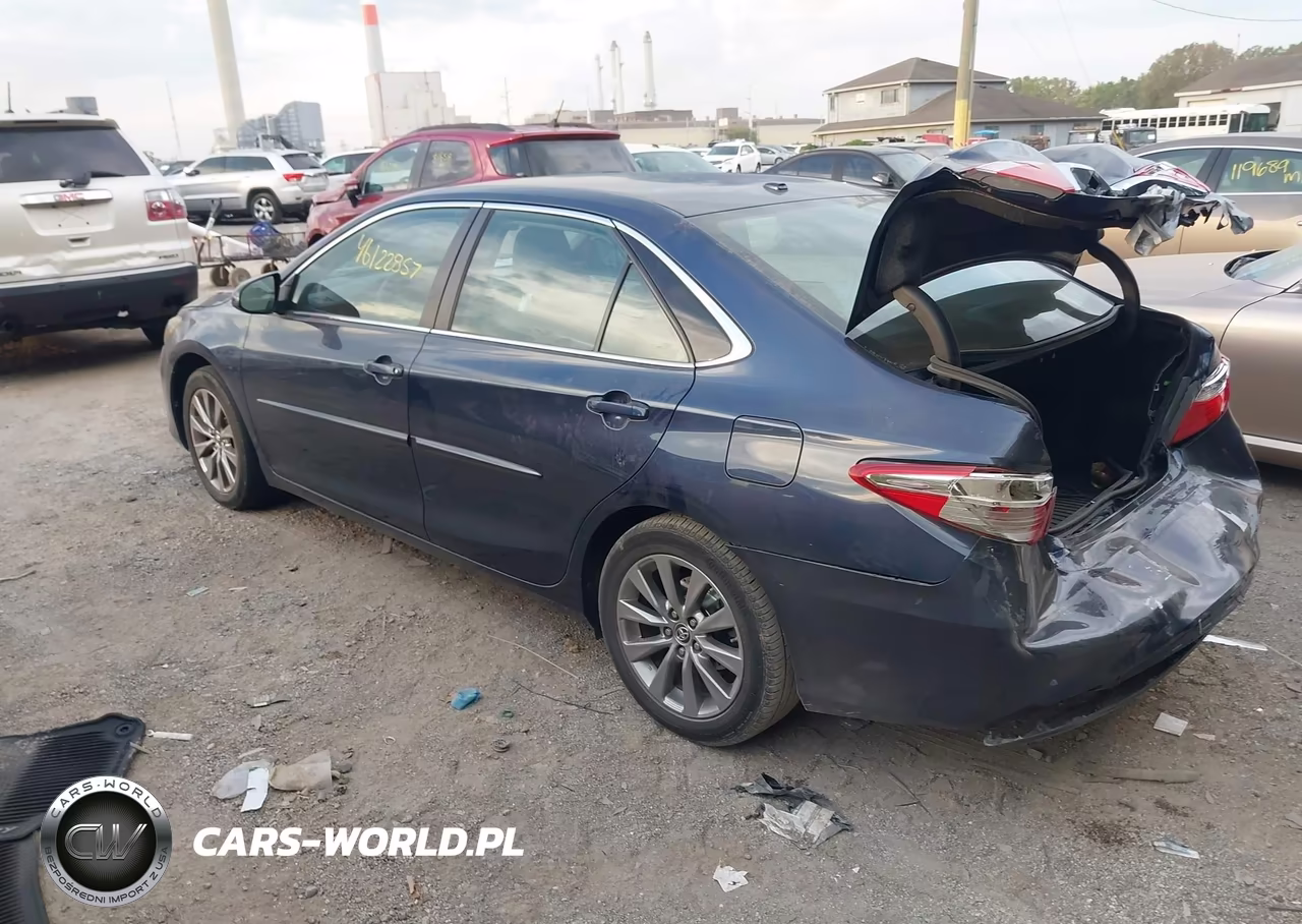 2015 Toyota Camry Xle VIN:4T1BF1FK5FU974835 - 3