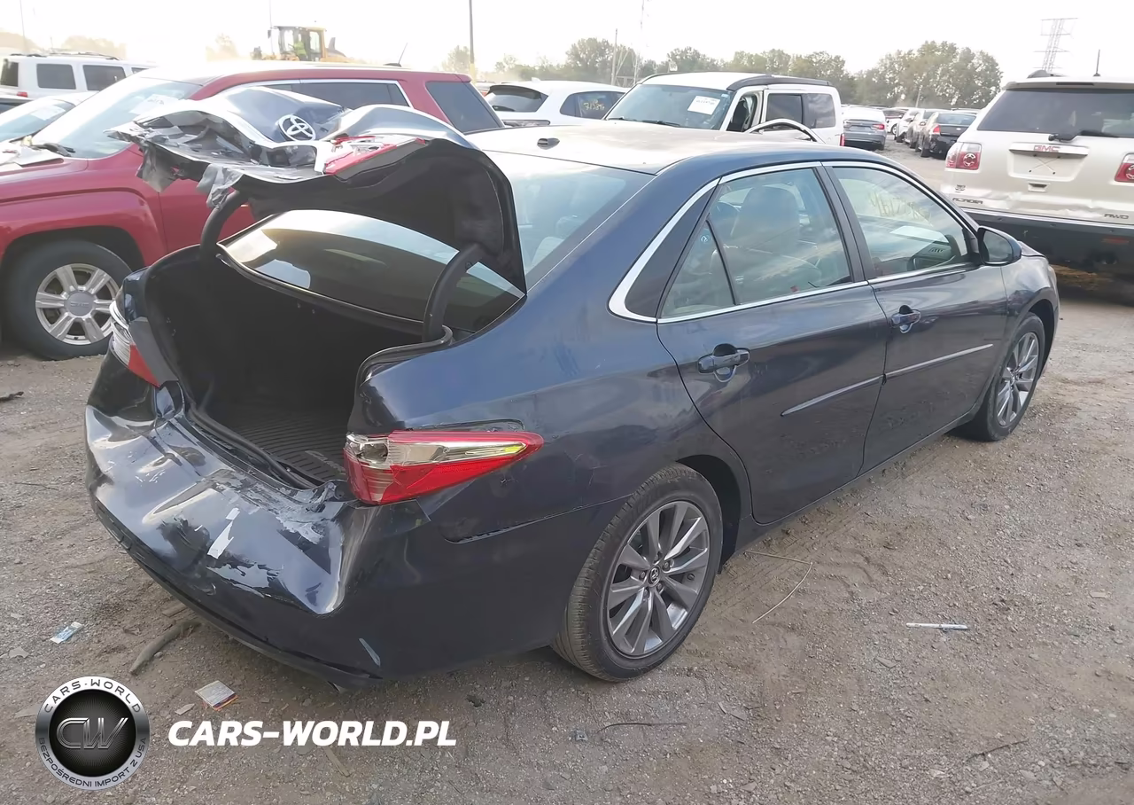 2015 Toyota Camry Xle VIN:4T1BF1FK5FU974835 - 4