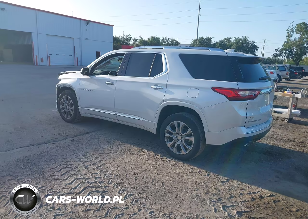 2019 Chevrolet Traverse Premier VIN:1GNEVKKW8KJ312799 - 3