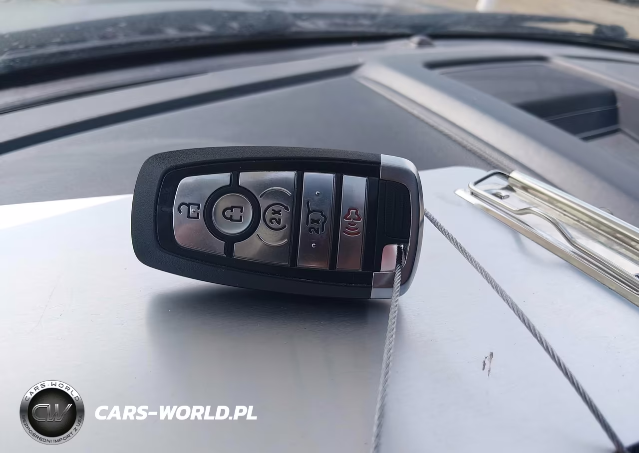 2018 Ford Expedition Xlt VIN:1FMJU1JT2JEA17292 - 11