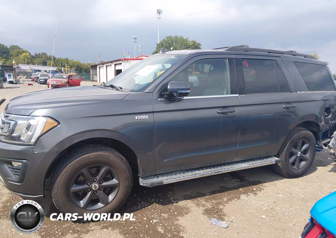 2018 Ford Expedition Xlt VIN:1FMJU1JT2JEA17292 - 15