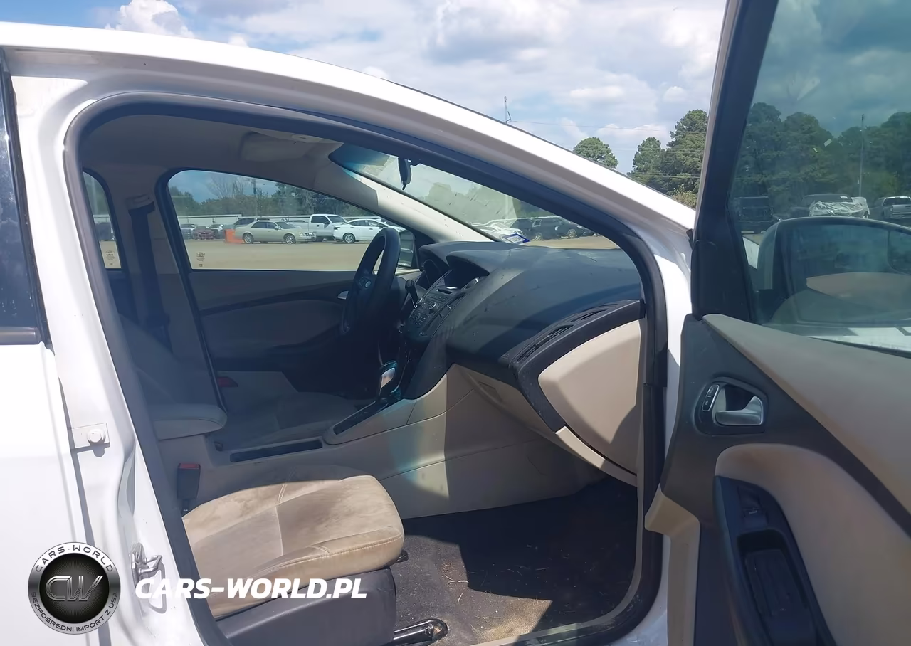 2016 Ford Focus Se VIN:1FADP3F25GL267432 - 5