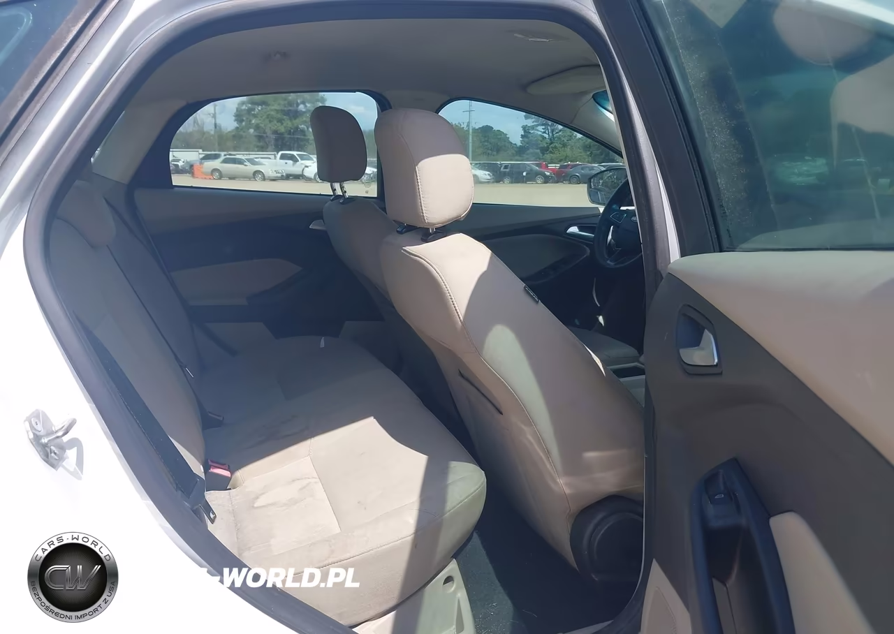 2016 Ford Focus Se VIN:1FADP3F25GL267432 - 8