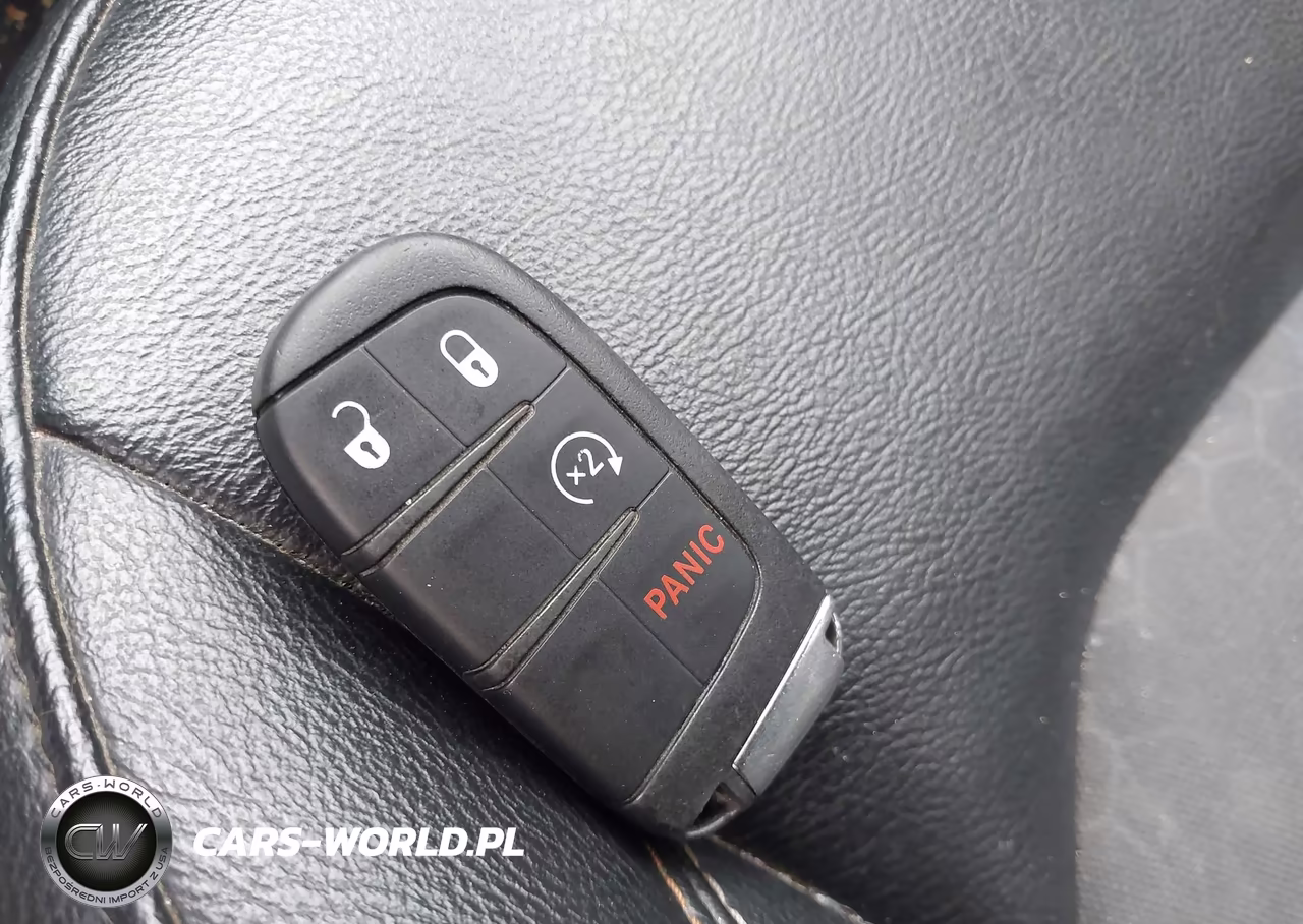 2018 Jeep Compass Latitude 4X4 VIN:3C4NJDBB7JT185533 - 11