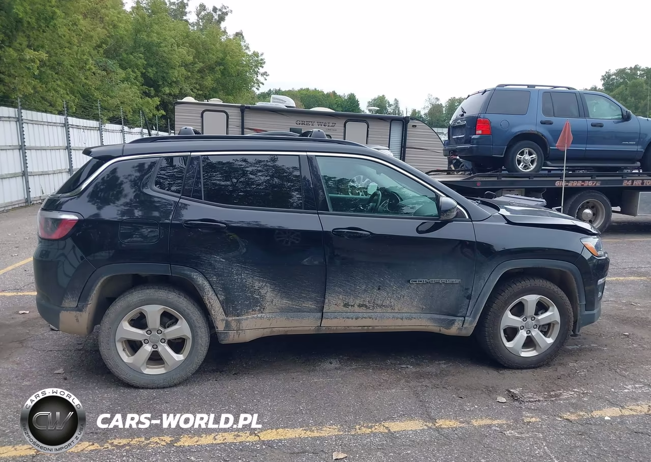 2018 Jeep Compass Latitude 4X4 VIN:3C4NJDBB7JT185533 - 13