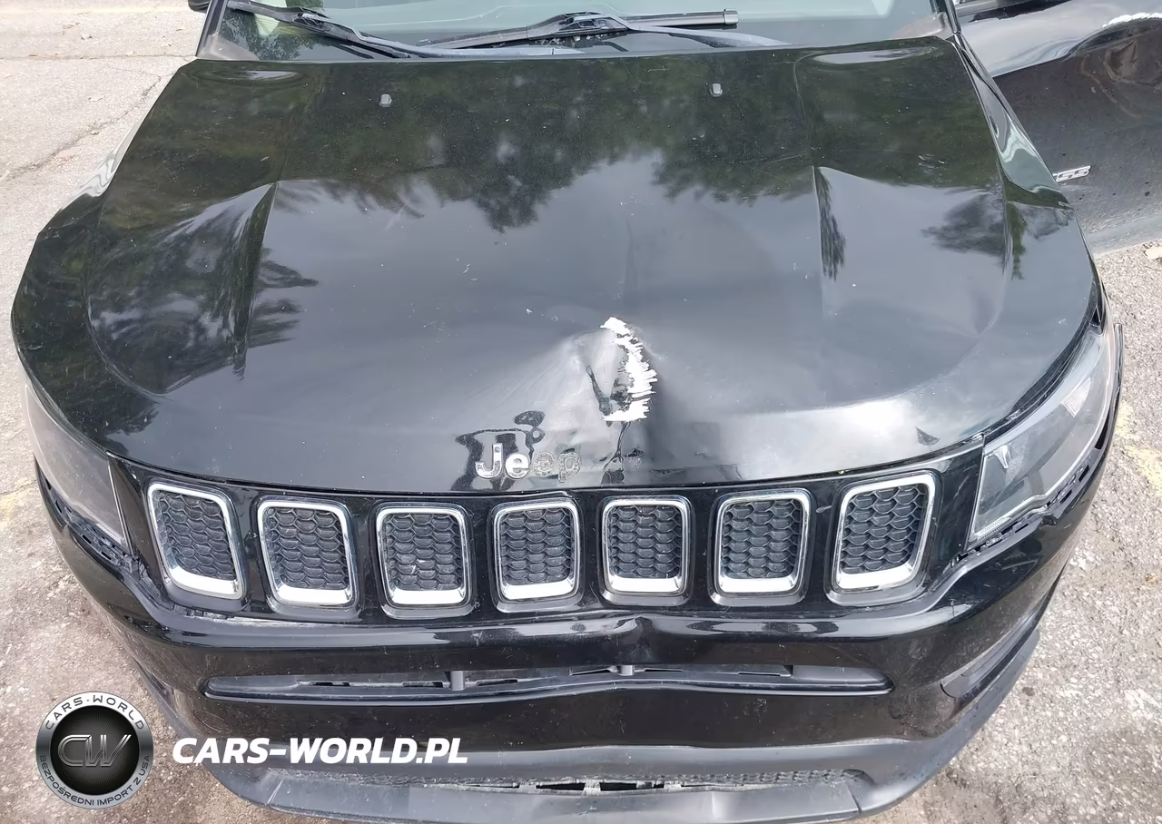 2018 Jeep Compass Latitude 4X4 VIN:3C4NJDBB7JT185533 - 17