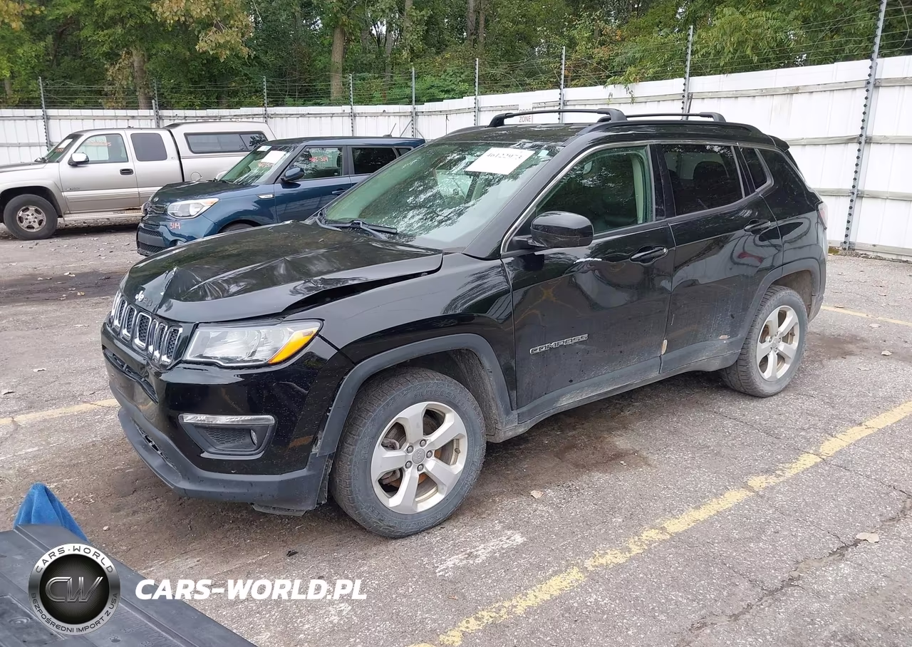 2018 Jeep Compass Latitude 4X4 VIN:3C4NJDBB7JT185533 - 2