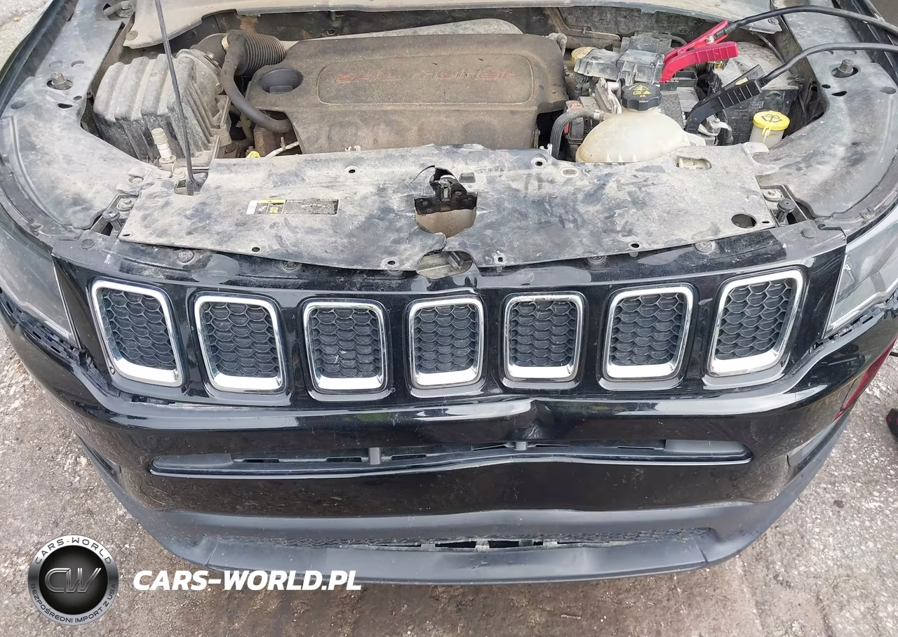 2018 Jeep Compass Latitude 4X4 VIN:3C4NJDBB7JT185533 - 6