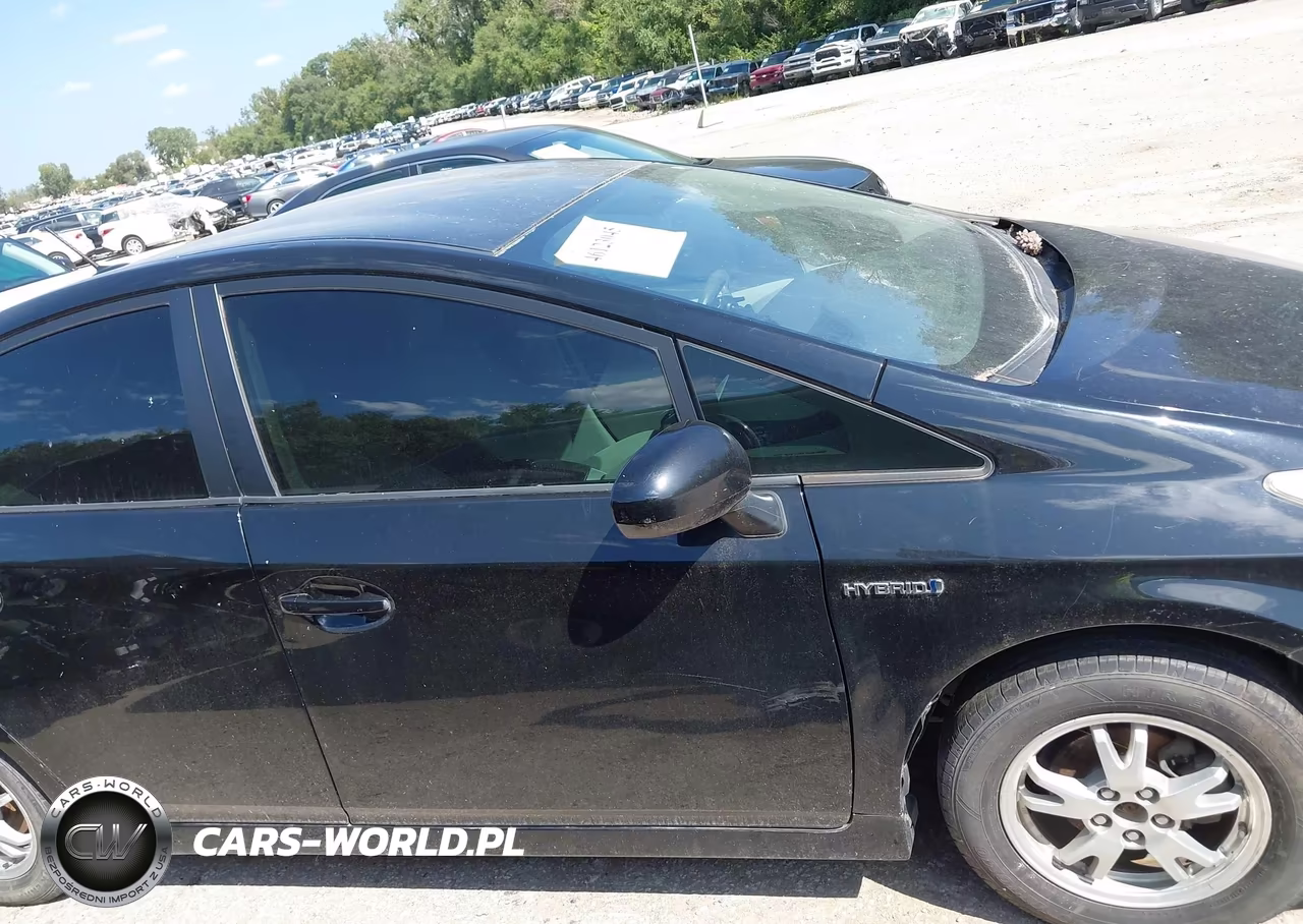 2011 Toyota Prius Two VIN:JTDKN3DU1B0273038 - 13