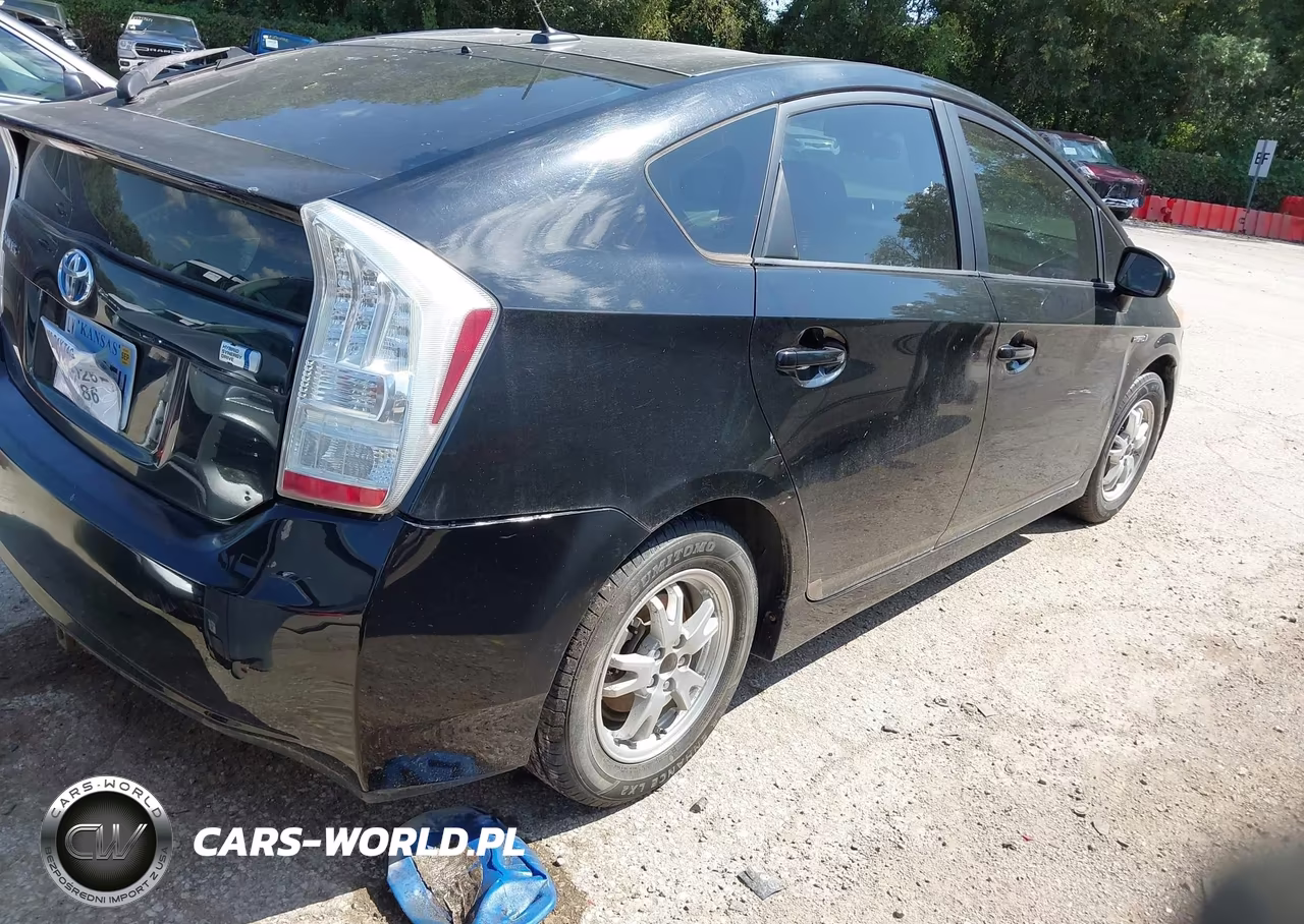 2011 Toyota Prius Two VIN:JTDKN3DU1B0273038 - 4