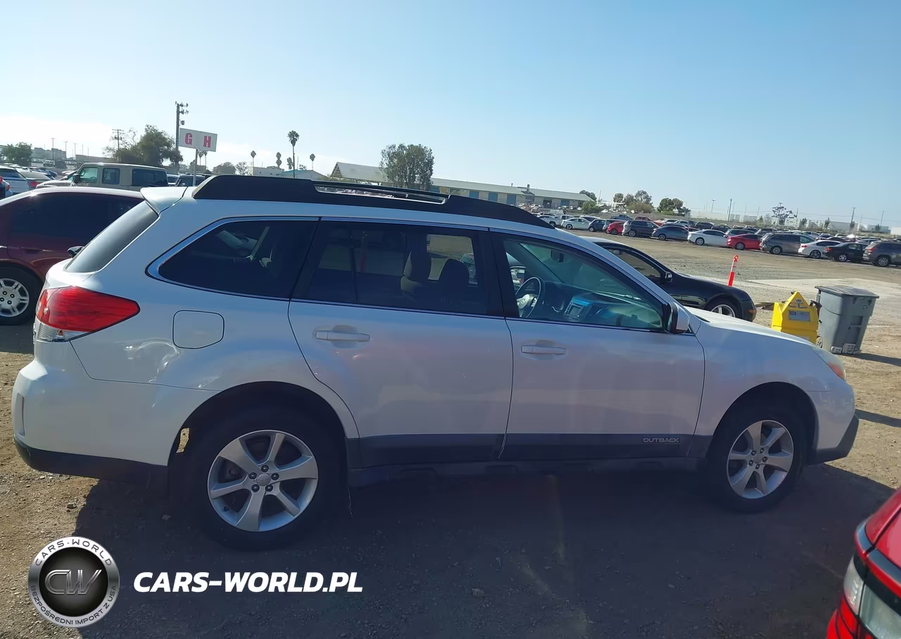2014 Subaru Outback 2.5I Premium VIN:4S4BRBCCXE3245180 - 13