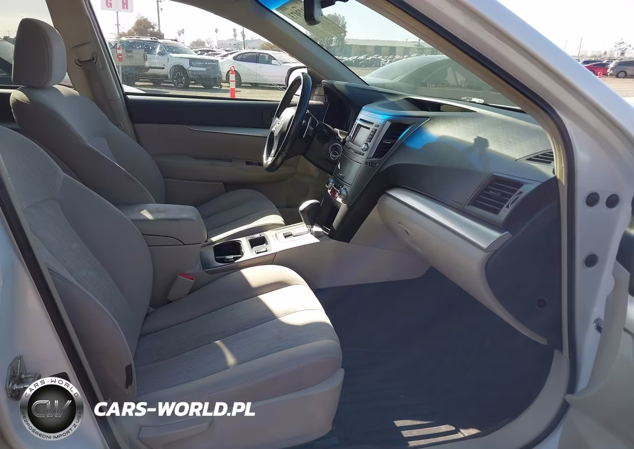 2014 Subaru Outback 2.5I Premium VIN:4S4BRBCCXE3245180 - 5