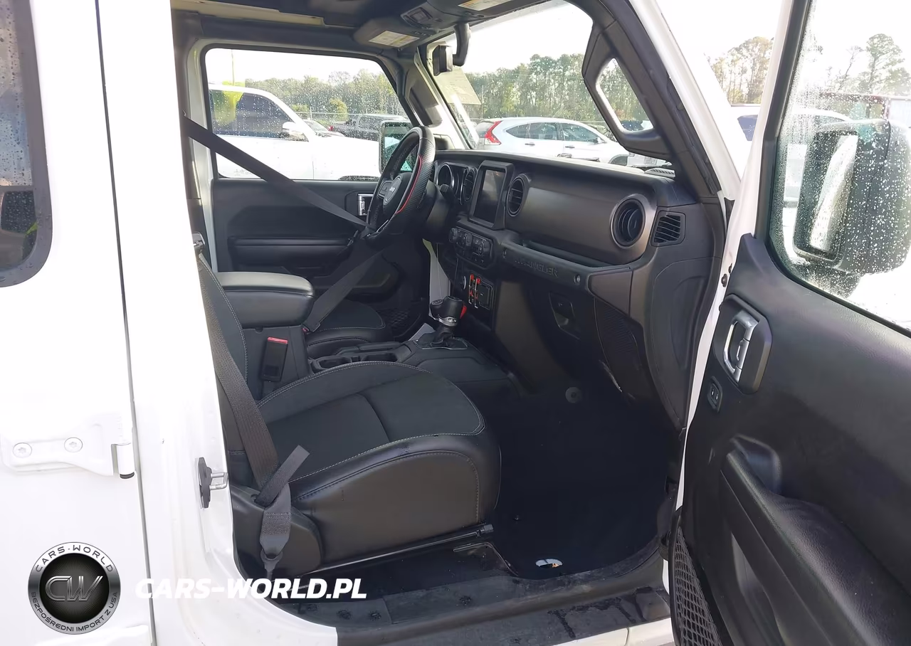 2021 Jeep Wrangler Unlimited Freedom 4X4 VIN:1C4HJXDN0MW671010 - 5