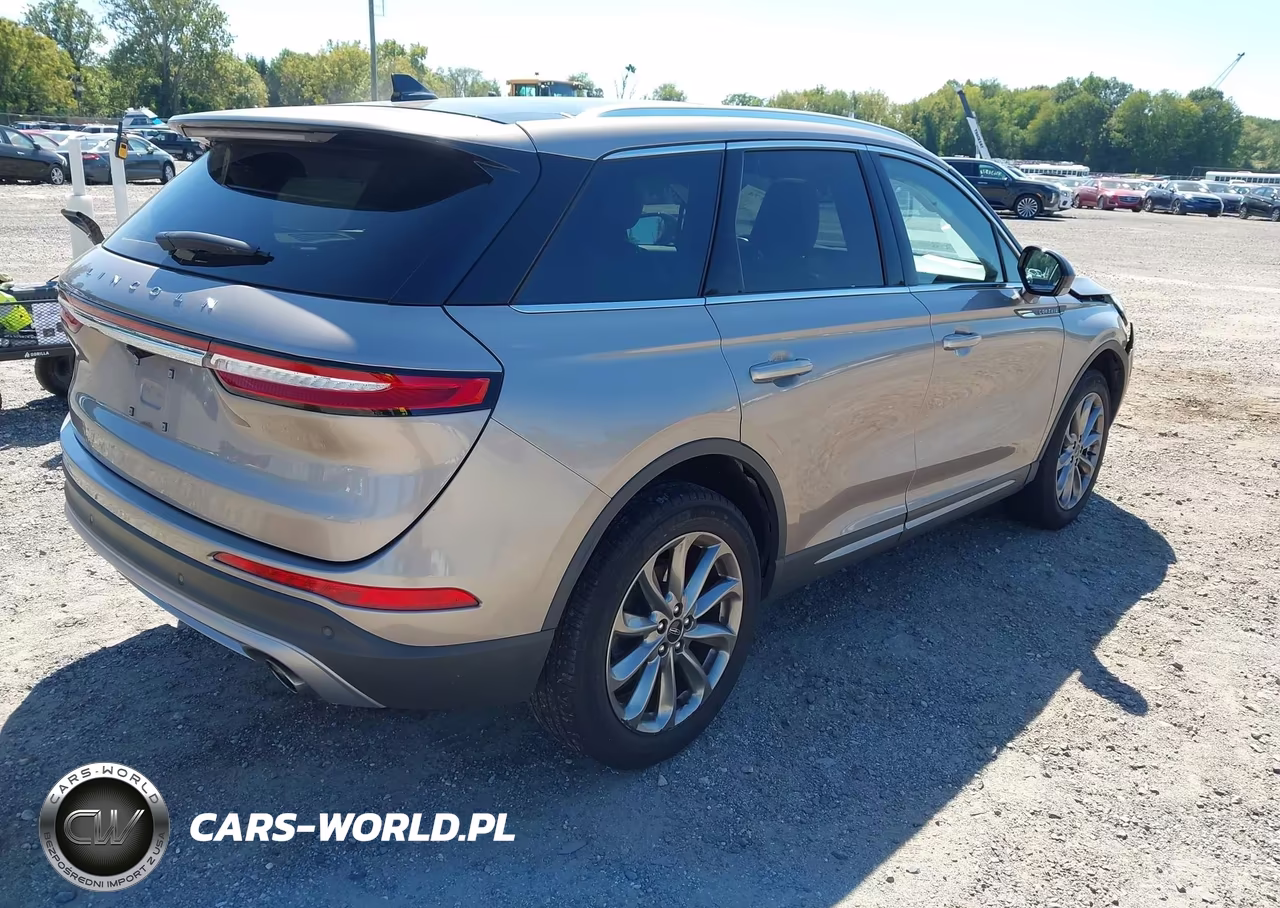 2021 Lincoln Corsair Standard VIN:5LMCJ1D92MUL08772 - 4