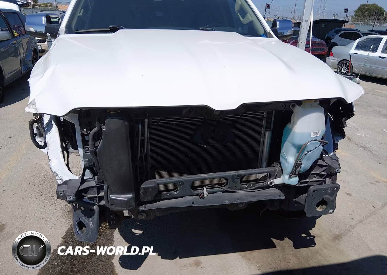 2020 Ram 1500 Laramie 4X2 5'7 Box VIN:1C6RREJT3LN320835 - 18