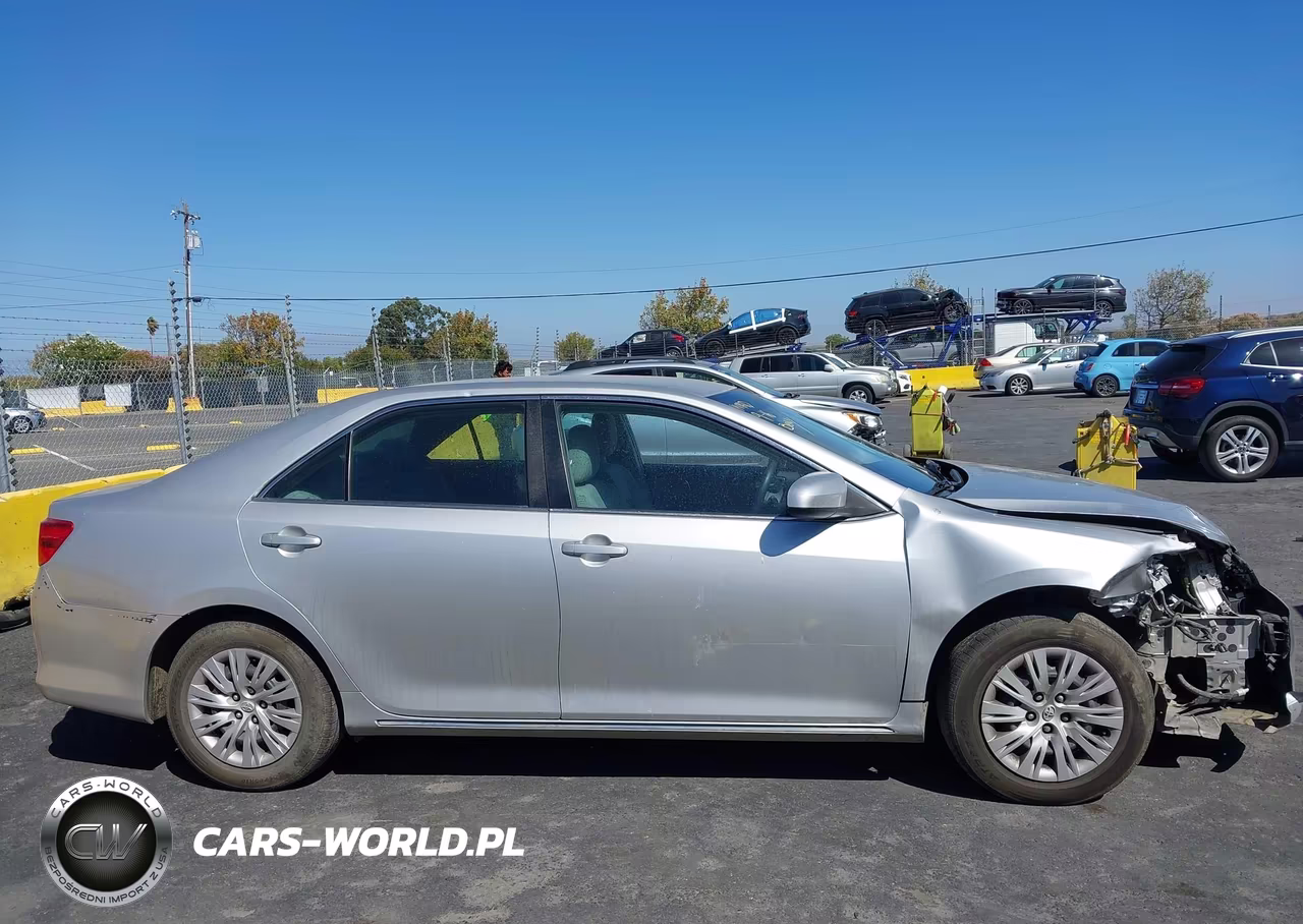 2014 Toyota Camry Le VIN:4T4BF1FK0ER372199 - 13