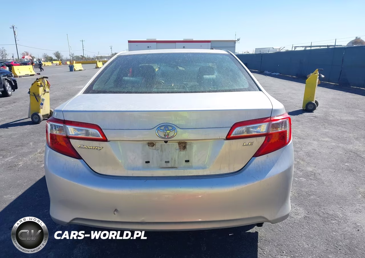 2014 Toyota Camry Le VIN:4T4BF1FK0ER372199 - 16