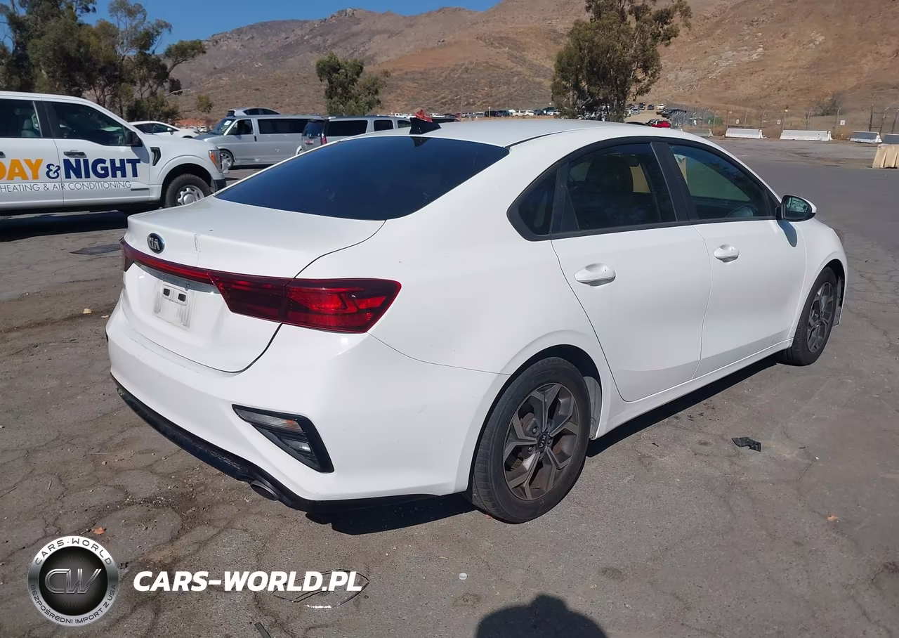 2020 Kia Forte Lxs VIN:3KPF24ADXLE175039 - 4