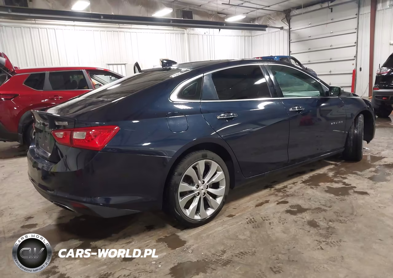 2018 Chevrolet Malibu Premier VIN:1G1ZE5SX1JF236471 - 4