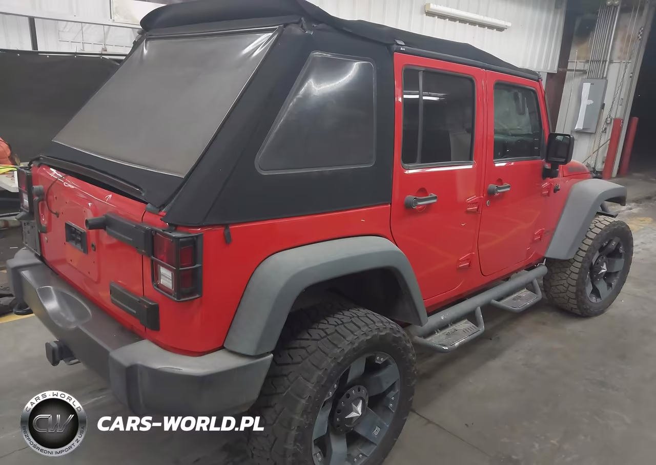 2017 Jeep Wrangler Unlimited Big Bear 4X4 VIN:1C4BJWDG7HL651071 - 4