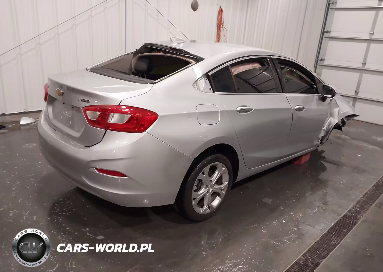2017 Chevrolet Cruze Premier Auto VIN:1G1BF5SMXH7137365 - 4