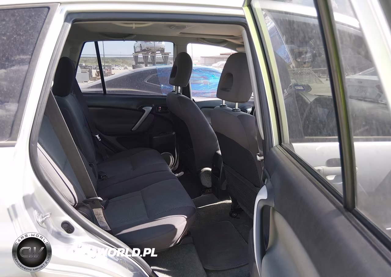 2004 Toyota Rav4 VIN:JTEGD20V140038672 - 8