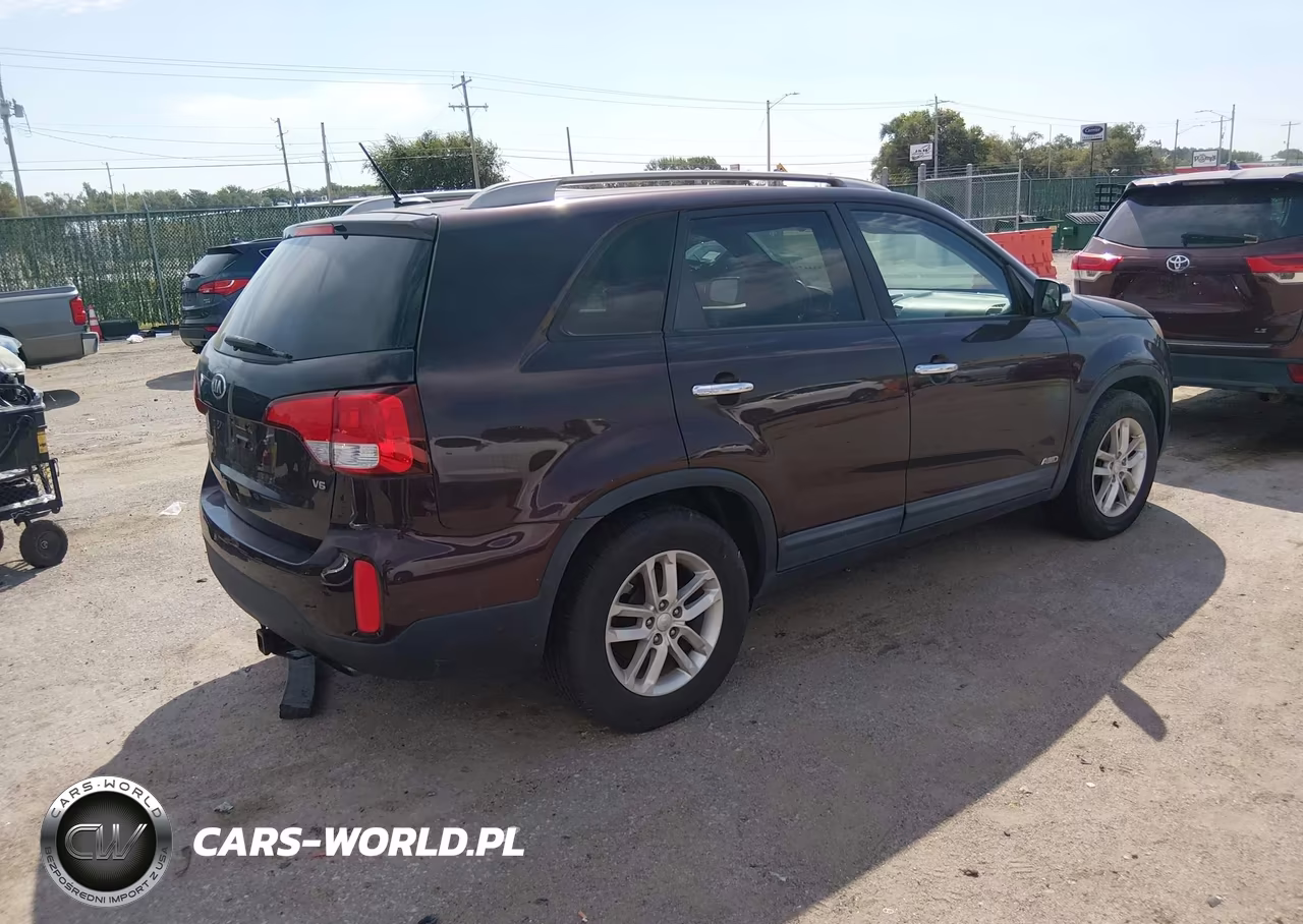 2015 Kia Sorento Lx V6 VIN:5XYKTDA72FG606485 - 4