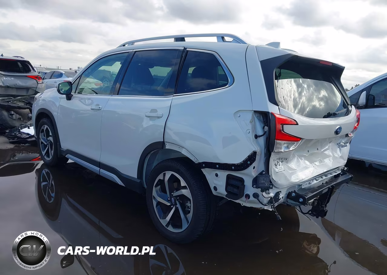 2023 Subaru Forester Touring VIN:JF2SKARC7PH510543 - 3