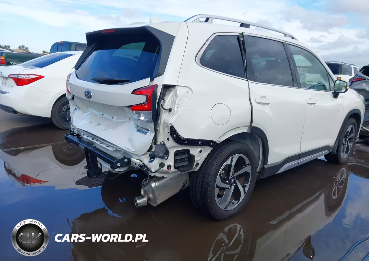 2023 Subaru Forester Touring VIN:JF2SKARC7PH510543 - 4