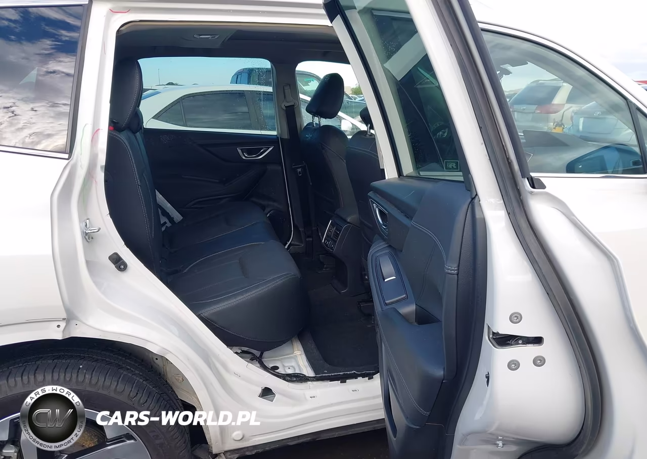 2023 Subaru Forester Touring VIN:JF2SKARC7PH510543 - 8