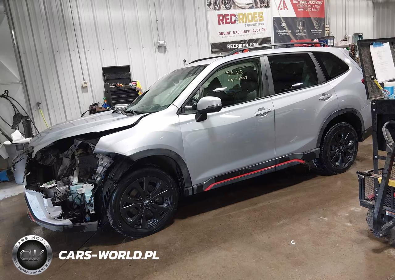 2022 Subaru Forester Sport VIN:JF2SKAJC9NH415944 - 2
