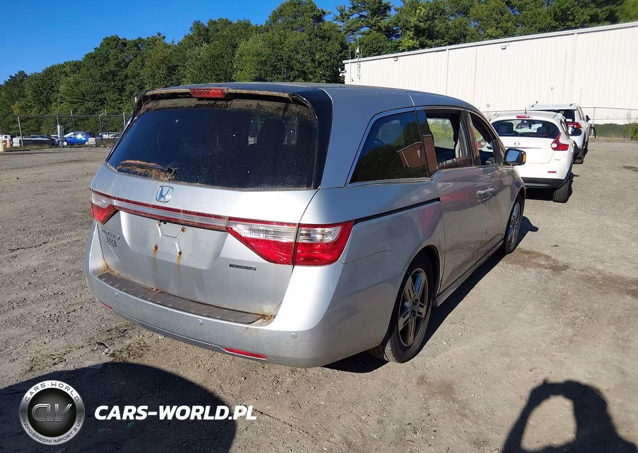 2012 Honda Odyssey Touring-Touring Elite VIN:5FNRL5H91CB018849 - 4