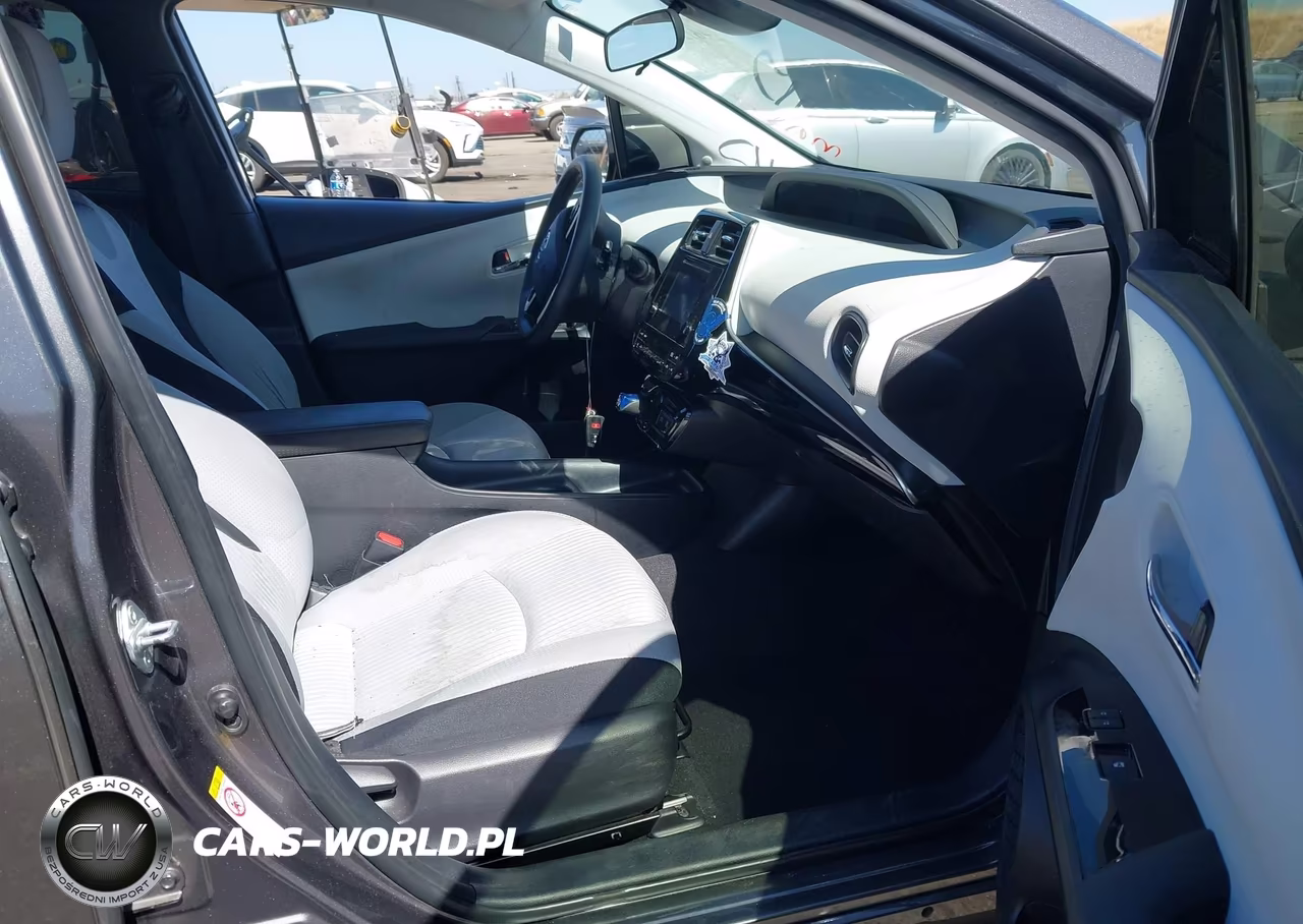 2017 Toyota Prius Two VIN:JTDKBRFU4H3550846 - 5