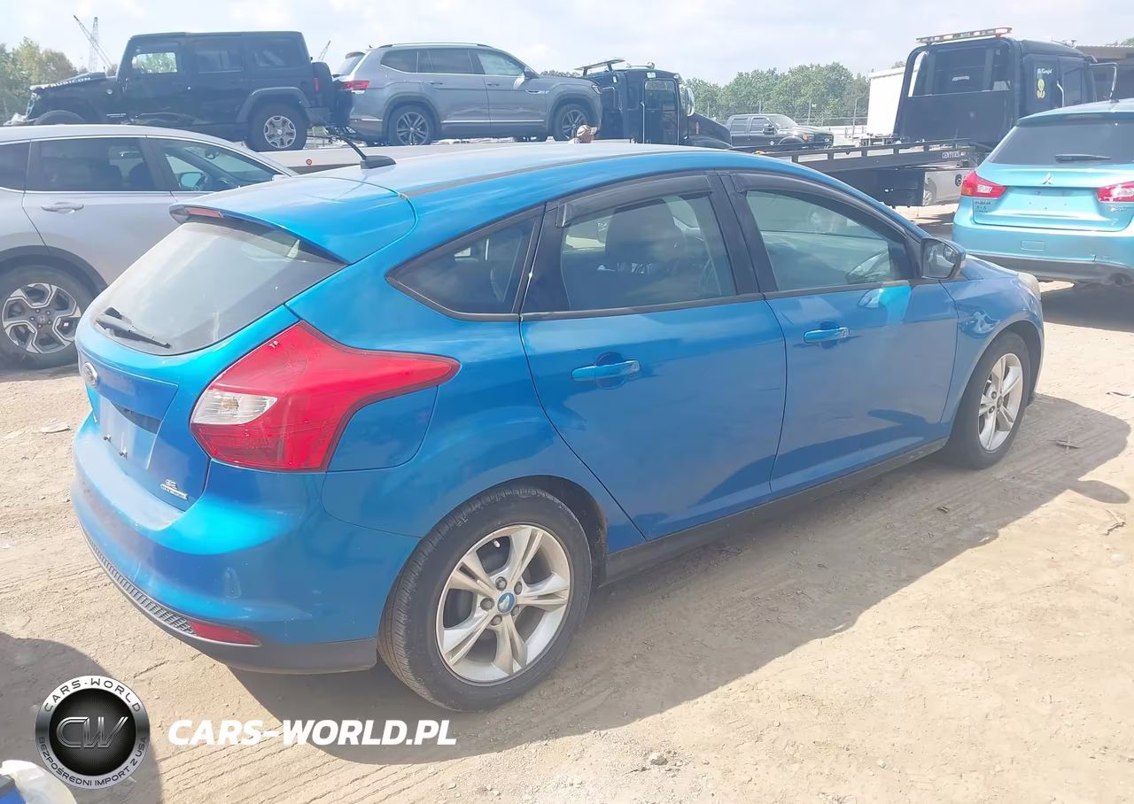 2014 Ford Focus Se VIN:1FADP3K28EL148714 - 4