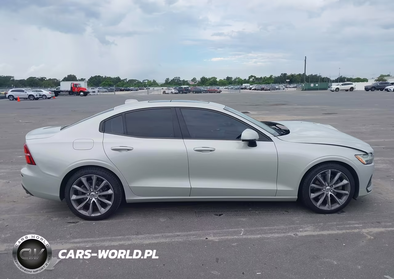 2019 Volvo S60 T5 Momentum VIN:7JR102FK7KG000663 - 13