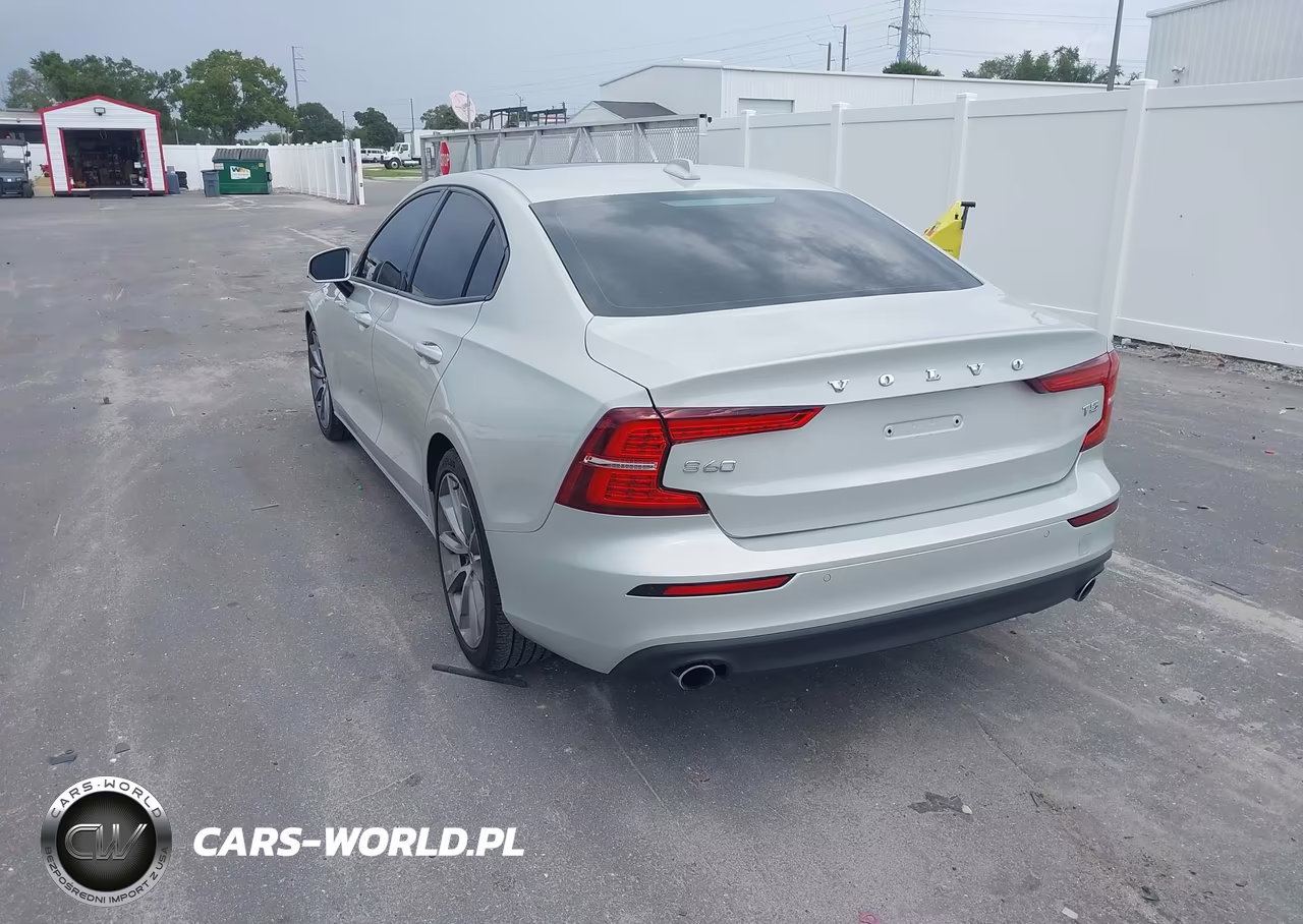 2019 Volvo S60 T5 Momentum VIN:7JR102FK7KG000663 - 3