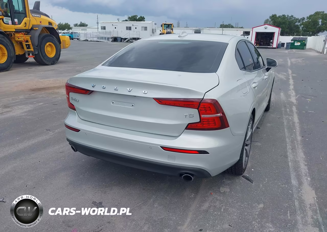2019 Volvo S60 T5 Momentum VIN:7JR102FK7KG000663 - 4