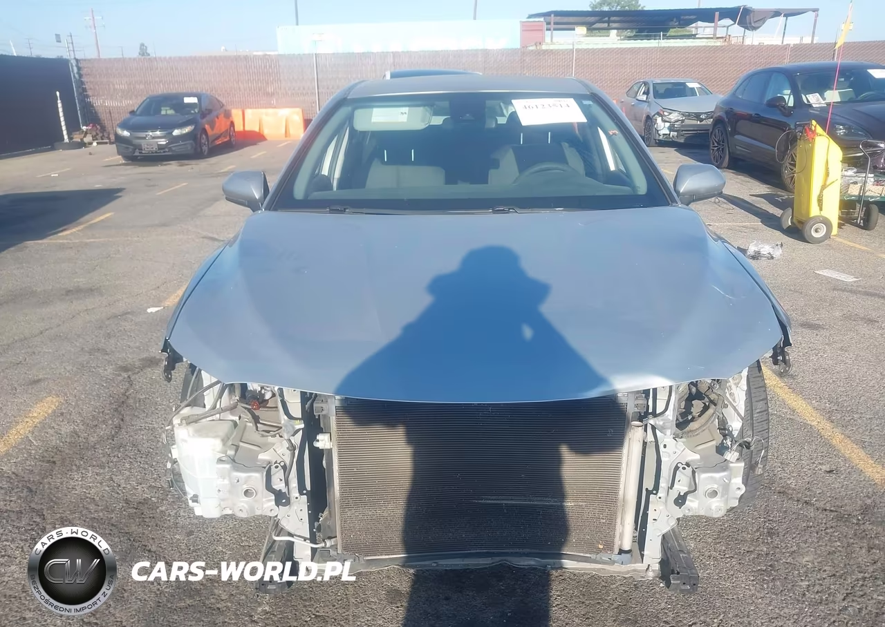 2018 Toyota Camry Le VIN:JTNB11HK1J3032520 - 12