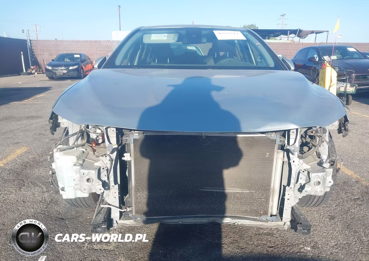 2018 Toyota Camry Le VIN:JTNB11HK1J3032520 - 6