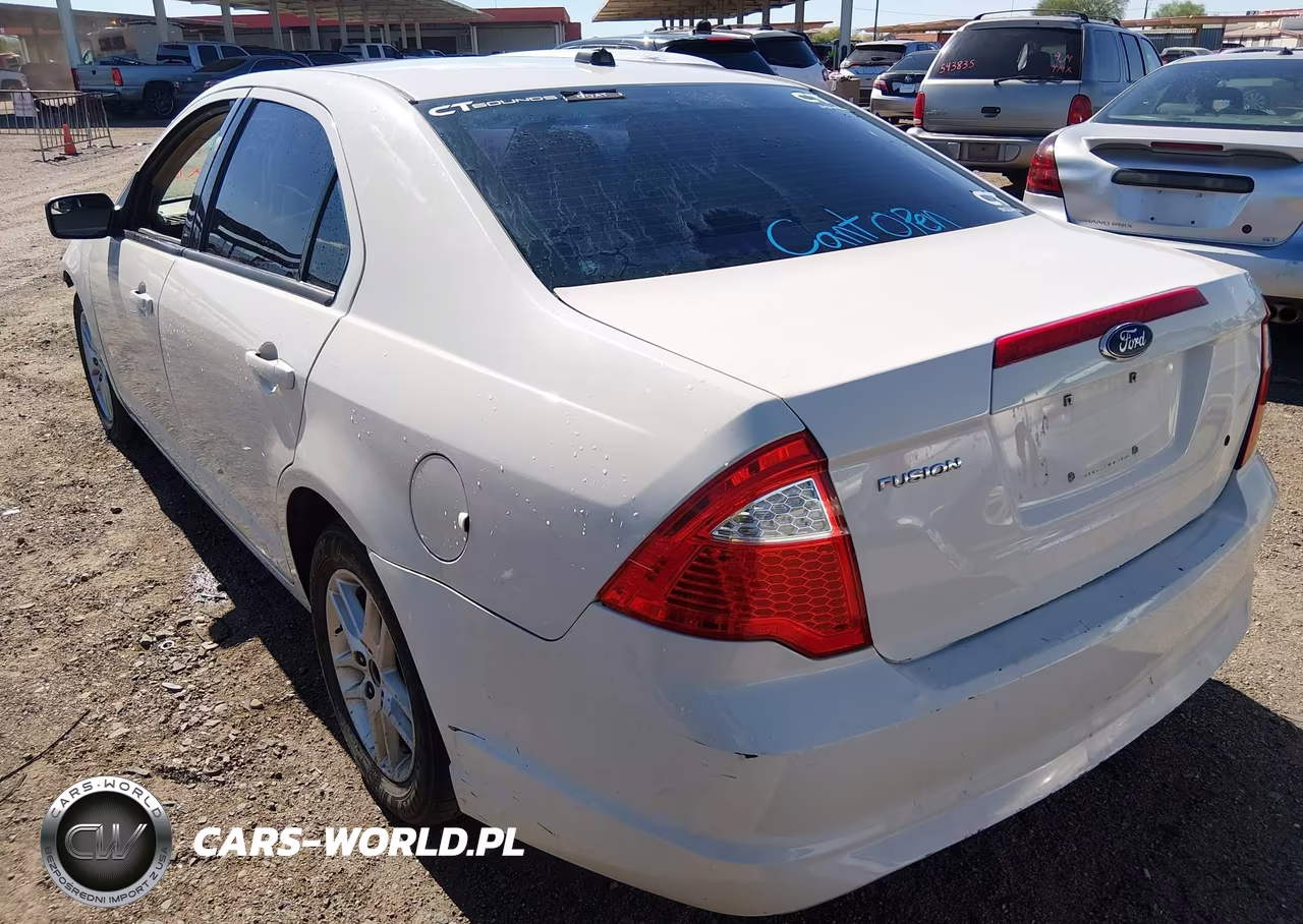 2012 Ford Fusion S VIN:3FAHP0GA9CR377921 - 3
