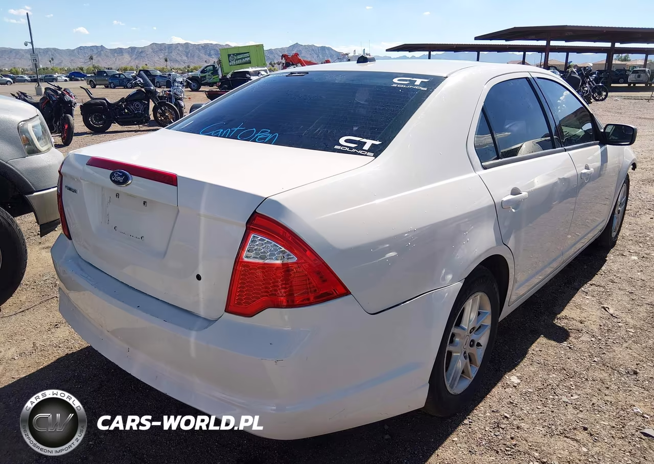 2012 Ford Fusion S VIN:3FAHP0GA9CR377921 - 4