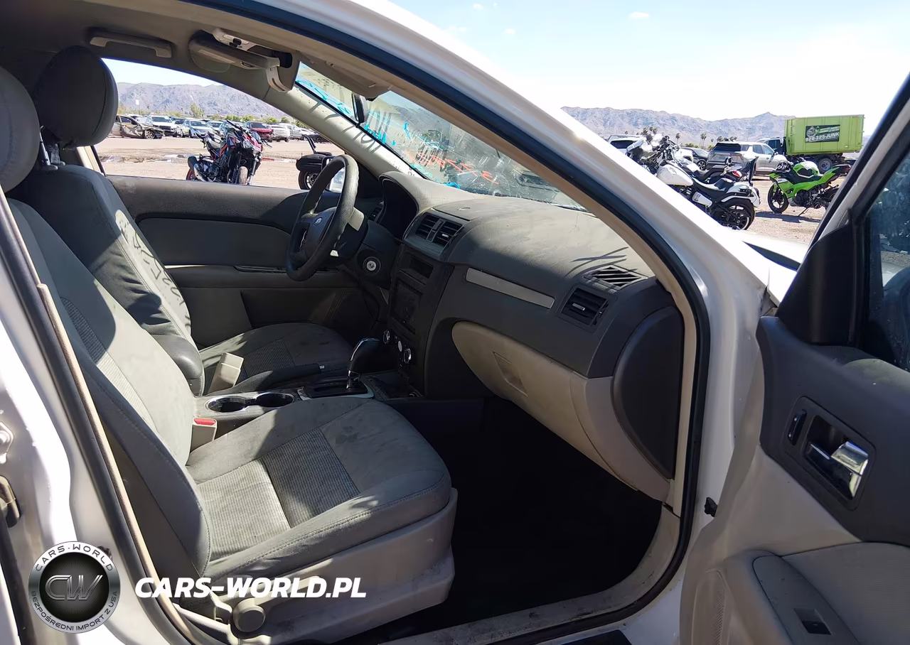 2012 Ford Fusion S VIN:3FAHP0GA9CR377921 - 5