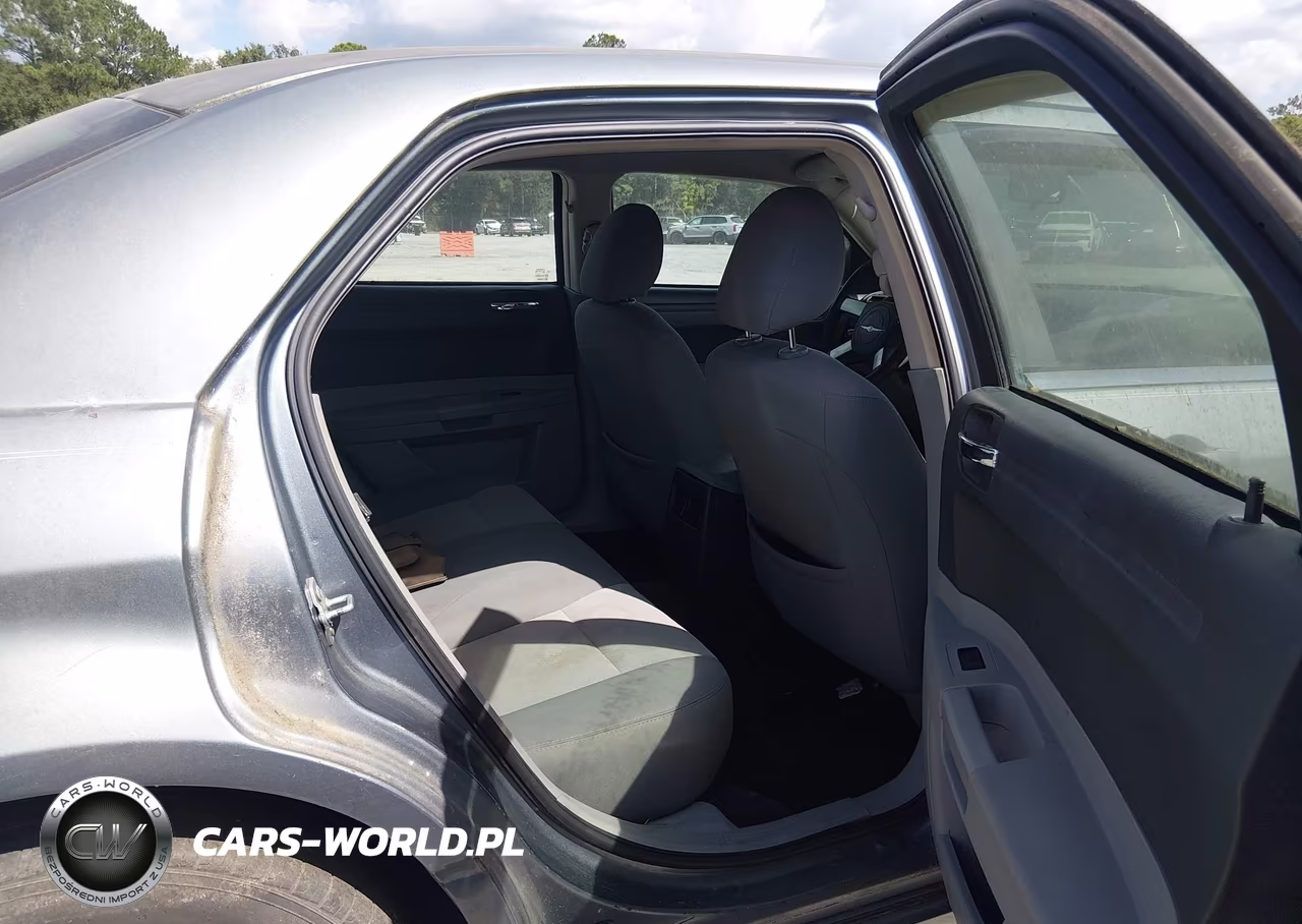 2007 Chrysler 300 VIN:2C3LA43R07H768308 - 8