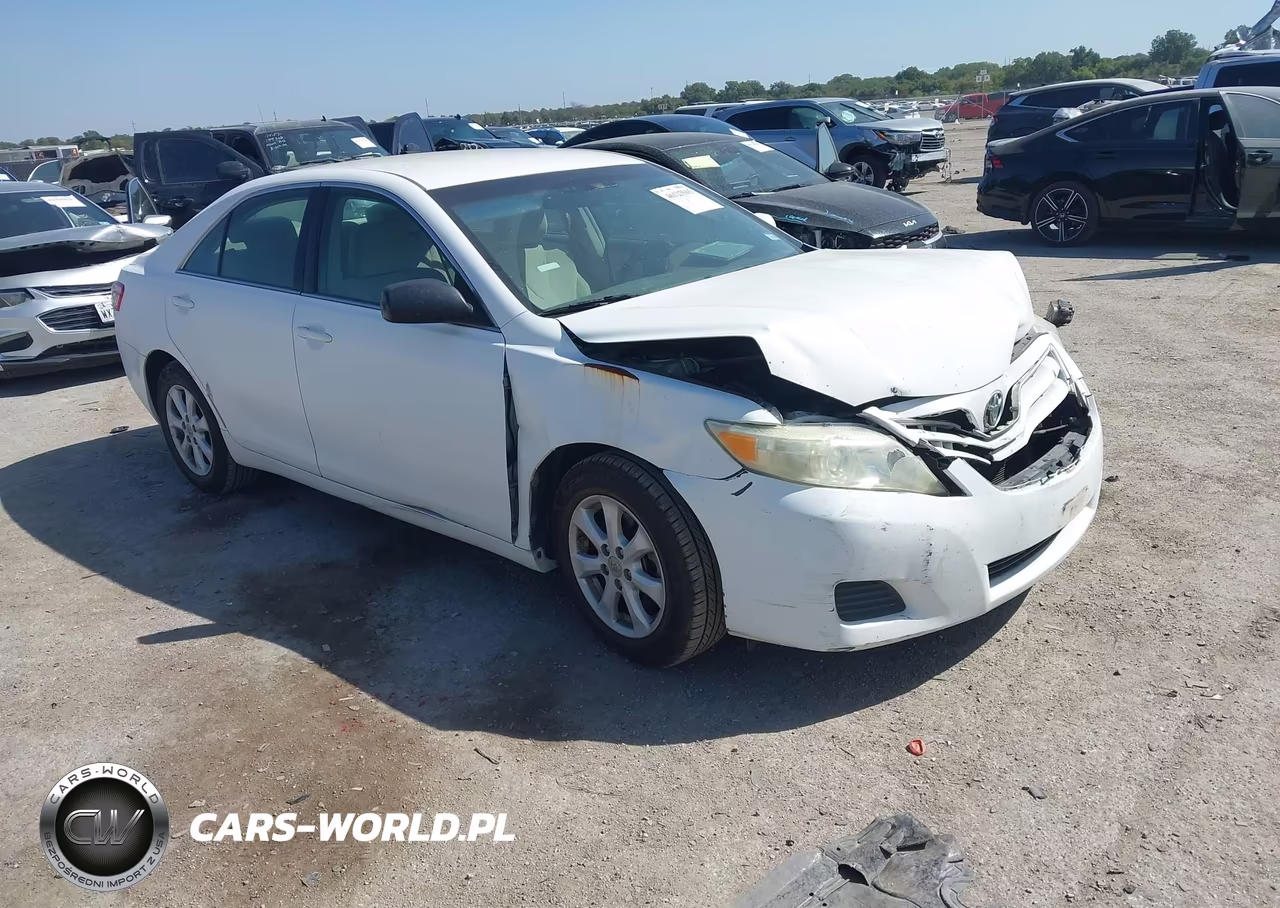 2011 Toyota Camry Le – zdjęcie 1 z 16