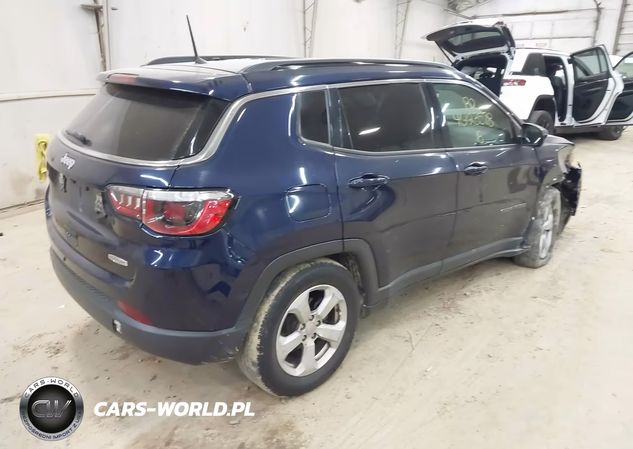 2018 Jeep Compass Latitude VIN:3C4NJCBB3JT193378 - 4