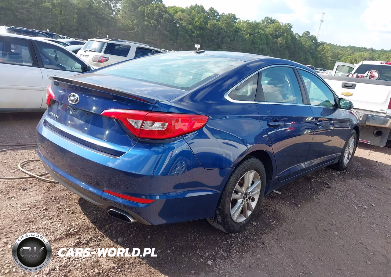 2017 Hyundai Sonata VIN:5NPE24AF2HH568971 - 4