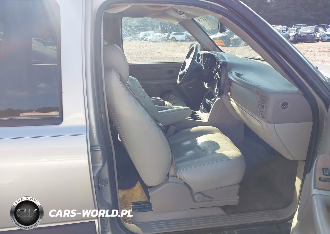 2005 Chevrolet Tahoe Ls VIN:1GNEC13T35R101634 - 5